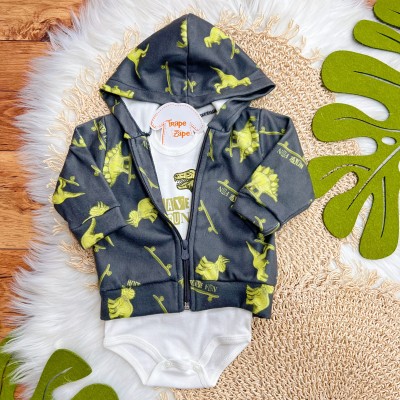 Conj. Jaqueta com Capuz, Body Manga Longa Dino Skatista e Calça de Moletom - Cinza e Verde